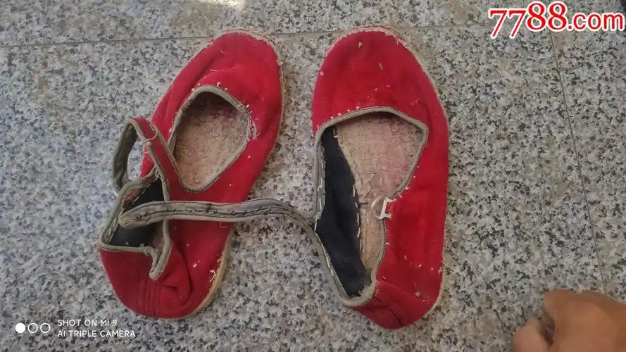 女鞋靴旧鞋女士一带鞋手纳千层底红色绒面235厘米37码