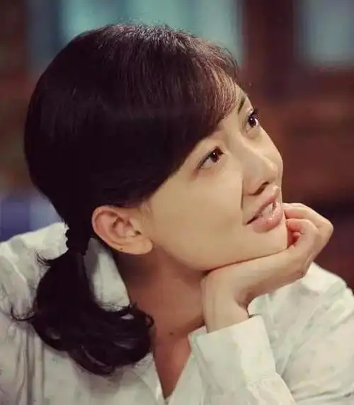 8度登上春晚什刹海再演国民媳妇47岁身材不输超模