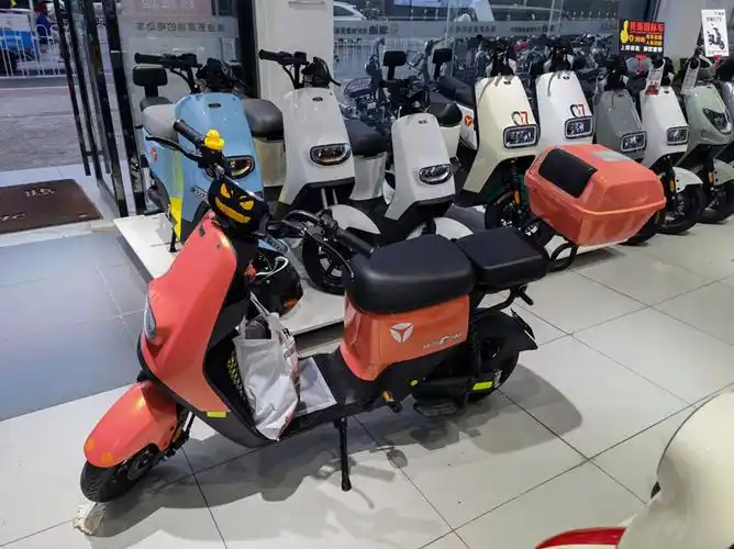 雅迪dt6电动车座套de3加宽后坐垫dm6后软板de8座垫de配件后坐垫改装