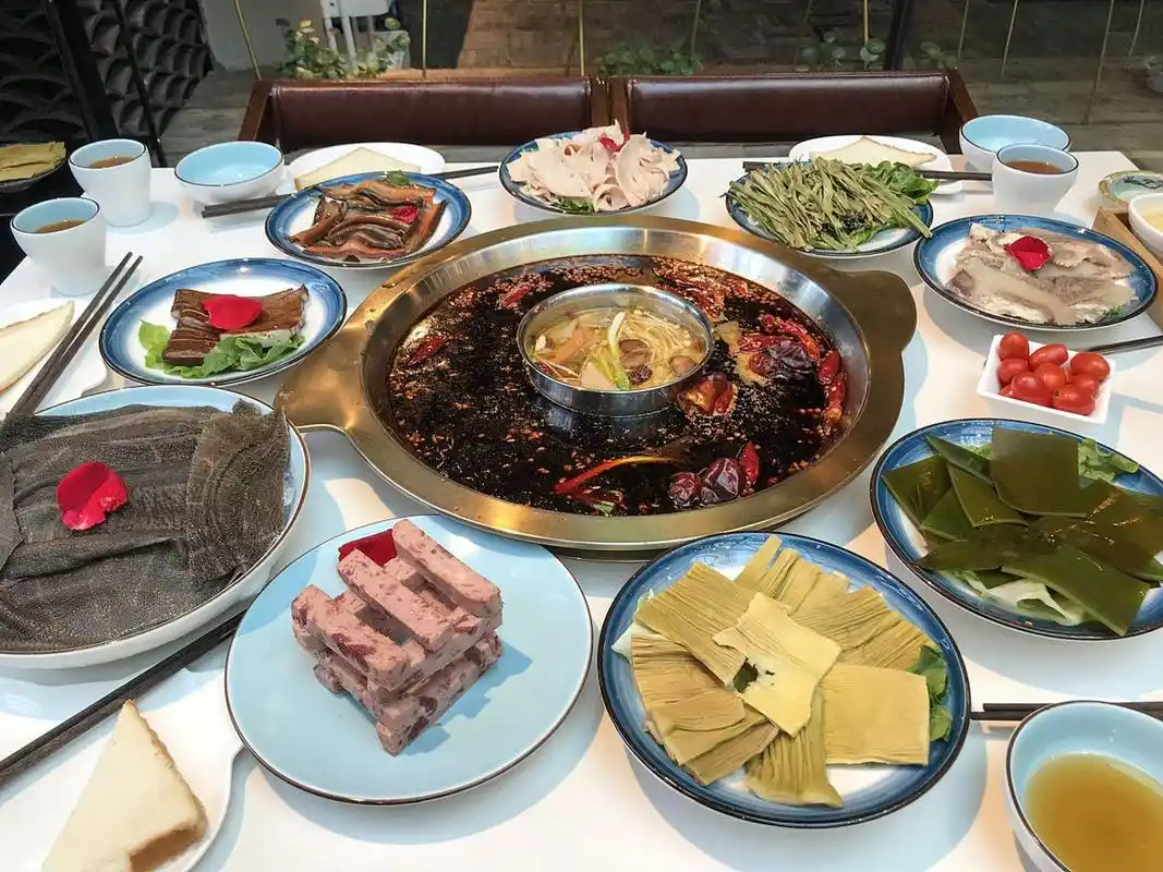 我不像你那么懒惰笨拙,自己凑合还凑合,但不擅长厨艺.