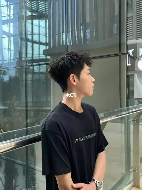 男生留这样的发型 后脑勺就没有丑的