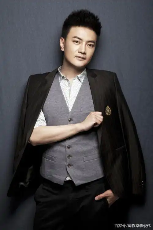 青年歌手汤非艺术照