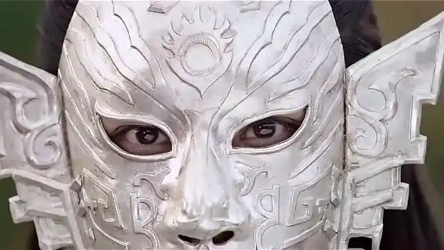 摘下面具的兰陵王太帅了,美女都不知所措了