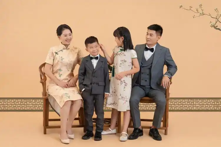 工笔画全家福一家四口客片分享