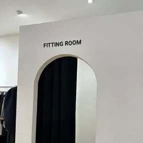 试衣间fitting room立体自沾立体简约亚克力字服装店装饰门牌贴