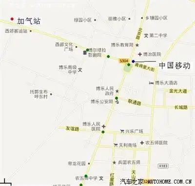 顺着北京路还没进博乐市区 看到路西有综合体育馆和博物馆 右有公安局