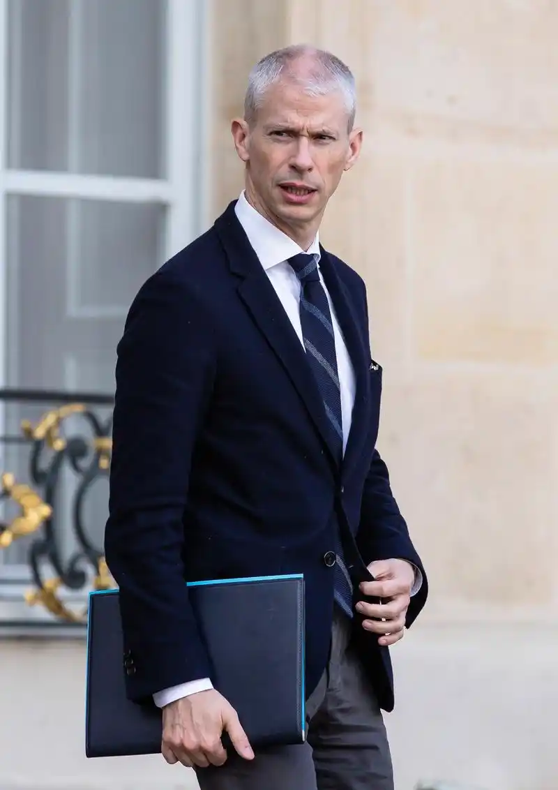 法国文化部长确诊感染新冠病毒