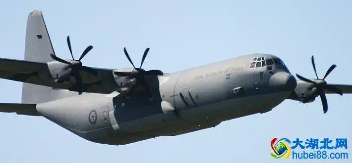 用新一代阿里逊/劳斯莱斯涡轮螺旋桨发动机驱动六桨叶螺旋桨,对系统