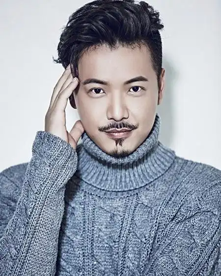 项斌大厨热拍阴暗军官斗智斗狠