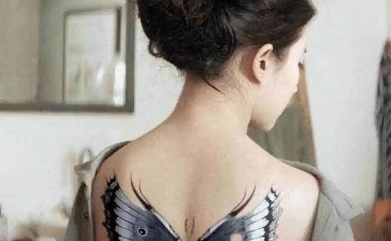 有个叫刘亦菲的"大胆"纹身,当她转身的时候,粉丝们都笑不出来