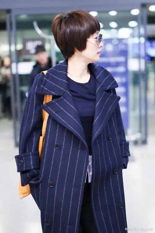 短发女生如何搭配衣服