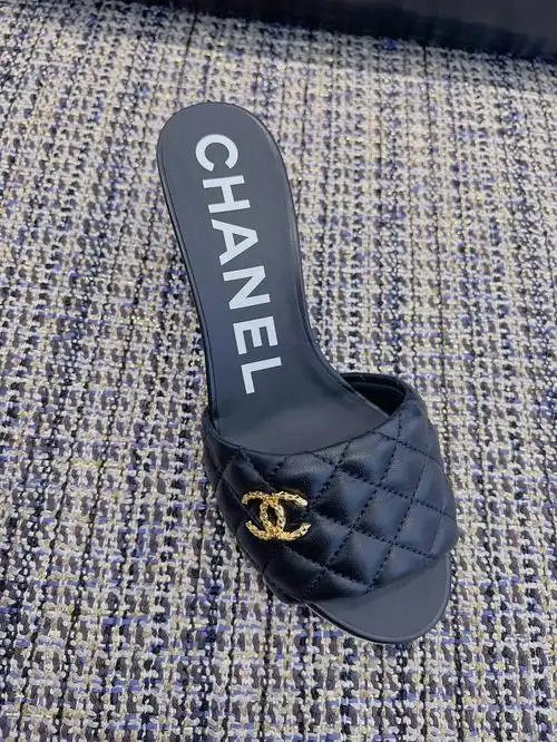 chanel黑色棱格纹凉鞋