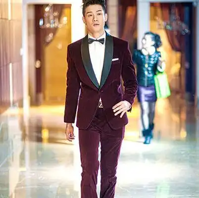 近日,微信网友在朋友圈上曝出了一组主持人韩佳老公崔啸的照片.