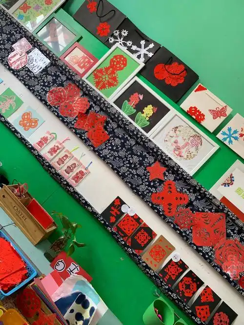 手工剪纸展示板