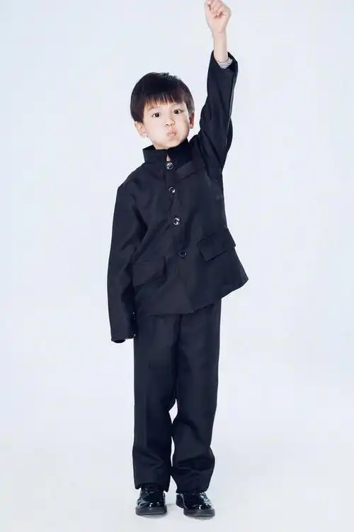 叶一茜晒森碟和小亮仔民国风写真,姐弟俩同框好有爱,长得太像了