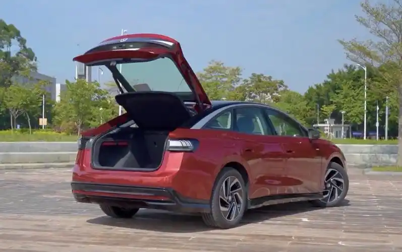 一汽大众向一嗨租车交付首批1000台id7vizzion