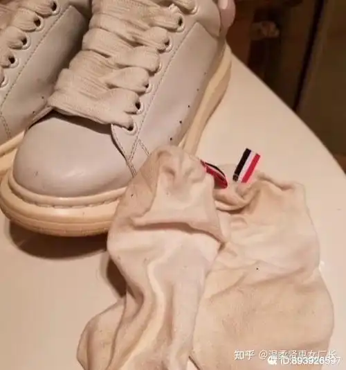 女生脚特别臭怎么办啊