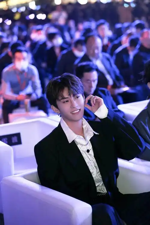 陈俊宇出席hi嗨姑苏520活动温润少年带你感受魅力苏州