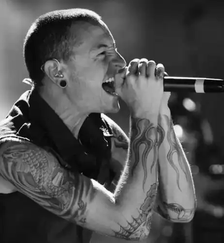 噩耗!林肯公园主唱自杀,年仅41岁:我努力过,但终究一切徒劳