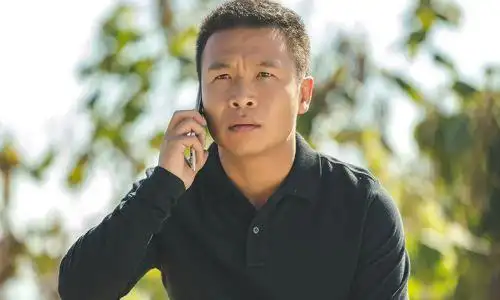 二龙湖浩哥是谁他是怎么出名的二龙湖浩哥成名经历及个人简介