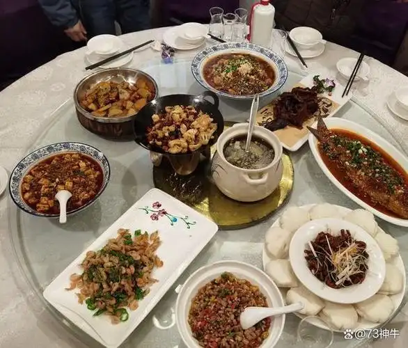 酒桌喝酒对方突然开口借钱学会这3句话哪怕不借也不得罪人