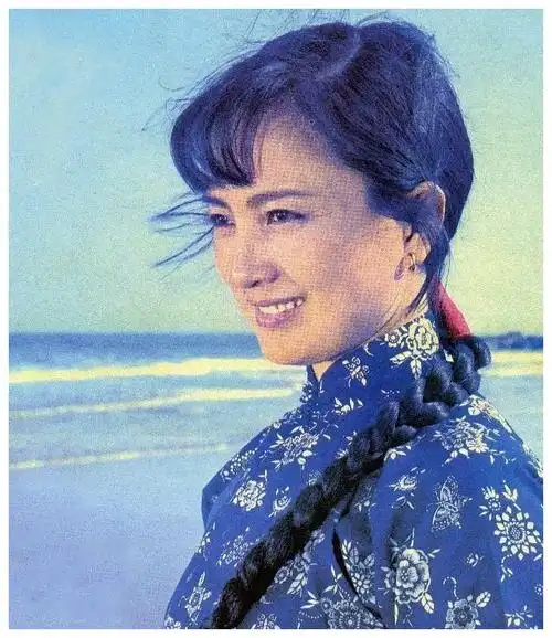 张金玲:从演员到画家,曾是北影之花,甘当多年主妇,离婚后逆袭