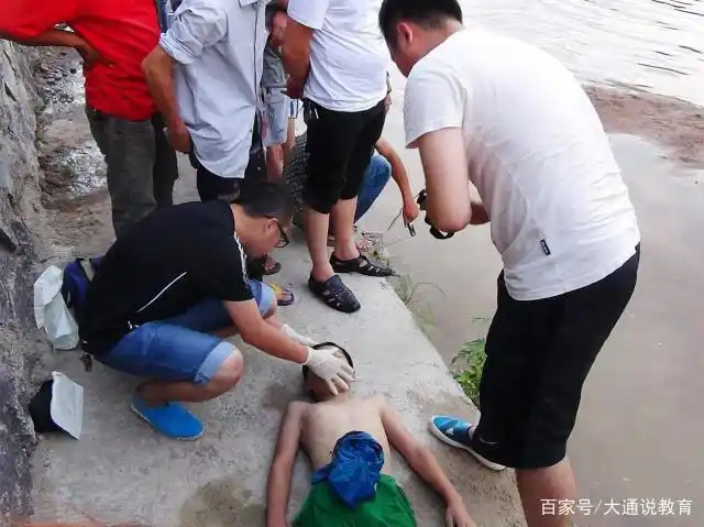 两少年黄河中溺水瞬间曝光,让人心疼,应引以为戒