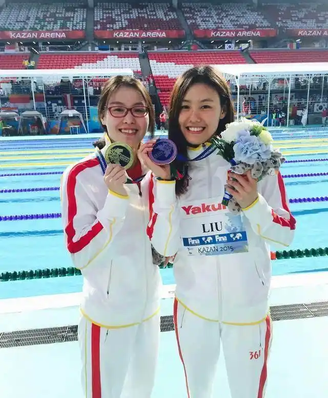 中国泳坛最美女神,身材高挑长相甜美,穿吊带长裙很性感|刘湘|泳坛