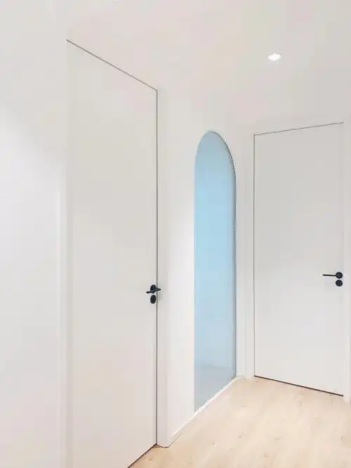 极简 | 定做了2.4米的卧室房门 一门到顶