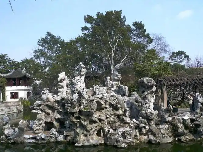 苏州庭院太湖石假山