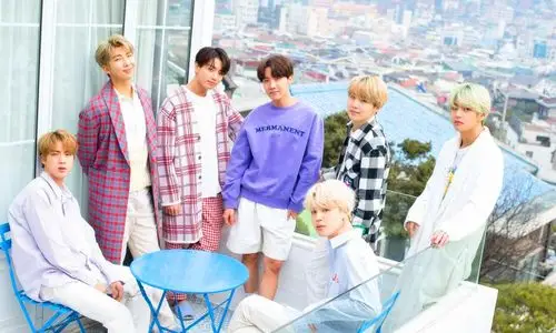 bts防弹少年团白色情人节写真 演绎暖心男友 网友:简直心脏暴击