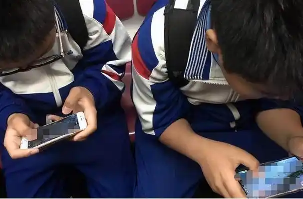 学生偷偷观看"不良网站",3个痕迹无法擦去,家长可逐一排查