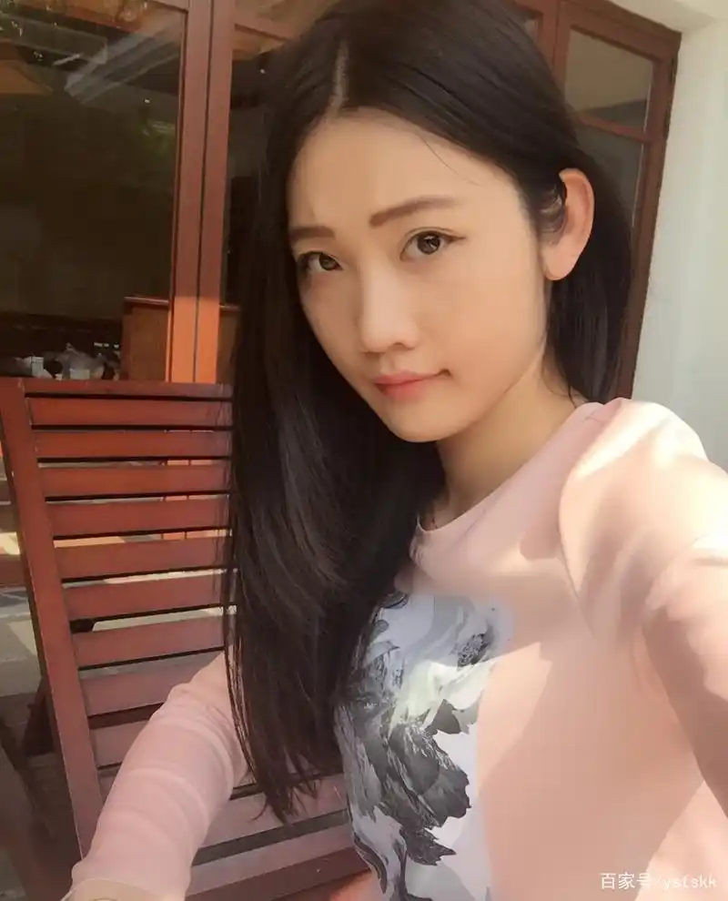 网红美女生活照大图贴吧 同一个人 朋友圈 男生 女生 素材