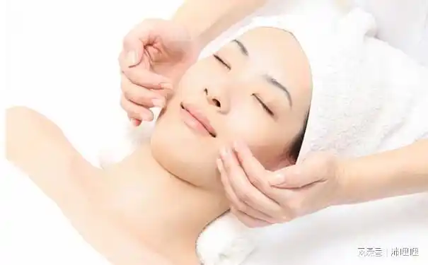 区别传统美容院肌后洗脸吧有何不同