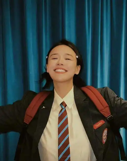 毕竟海绵宝宝般让人治愈的笑颜,除了马思纯还真