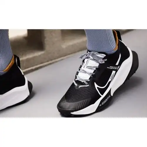 耐克nikezoomxzegama男士运动休闲跑步鞋时尚经典缓震舒适海外购