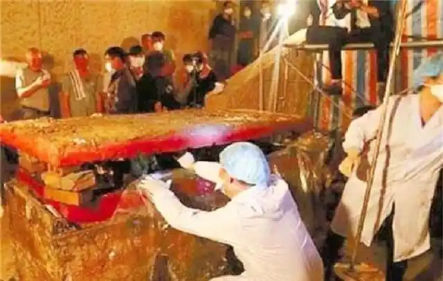 下葬后200年后发现,情况惨不忍睹|棺椁|杨贵妃|棺材_网易订阅