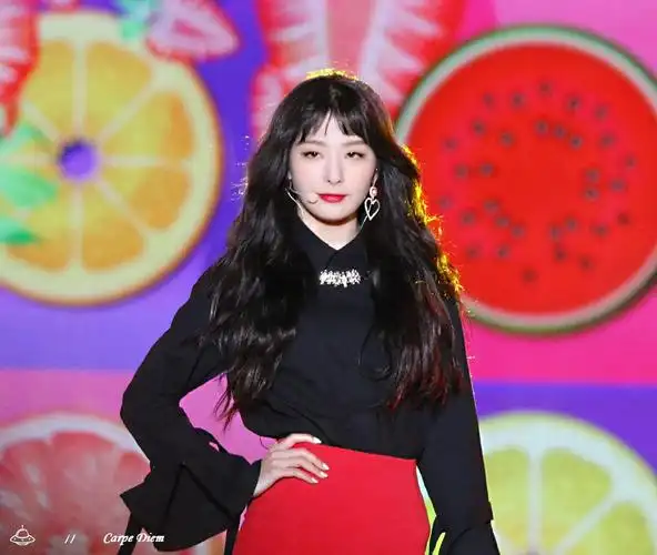 进来看克里斯马姜涩琪的绝美舞台图们