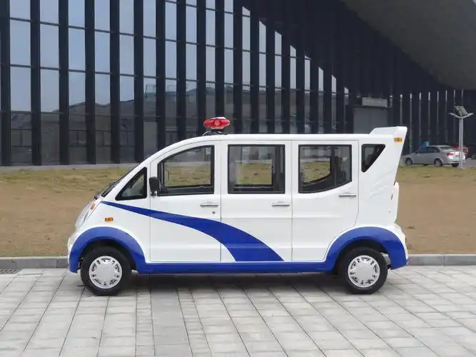 封闭电动巡逻车