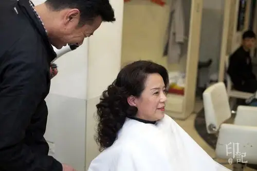 1911年民国初,长生堂开业,成为武汉第一家理发店.