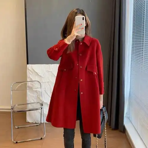 新年红好好看的羊毛大衣