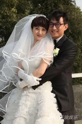 隋俊波荧屏过足结婚瘾 "婚纱照"个性迥异(图)