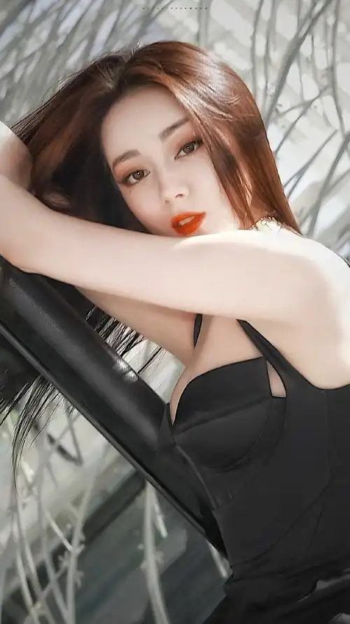 迪丽热巴新照片合集