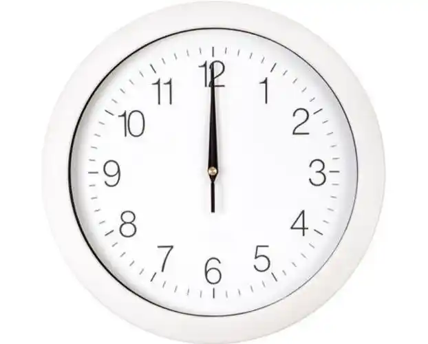 终于到了12点,全家都在客厅看完了春晚,并且等到了12点钟新年的第一支