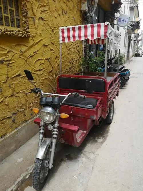 出摆摊三轮车一辆 自己各种摆摊用品