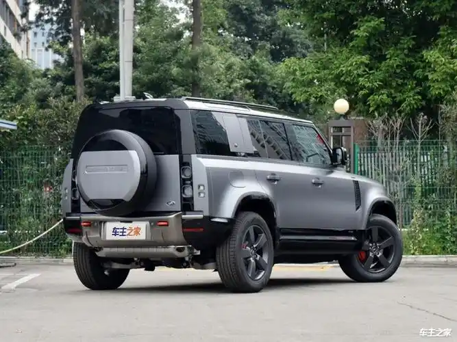 全新路虎卫士内饰强韧耐用功能强大是该车型探索精神的内在佐证