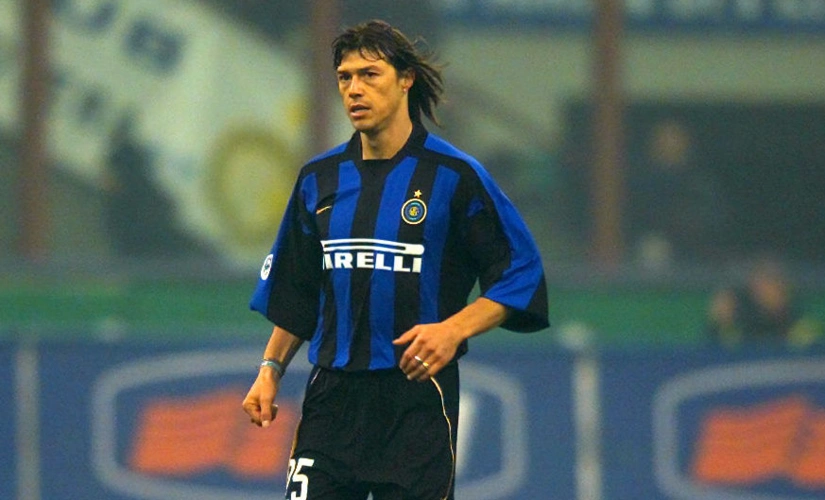 因挤掉雷东多被阿根廷球迷骂为"爬虫",又成为克雷斯波的添头_阿尔梅达