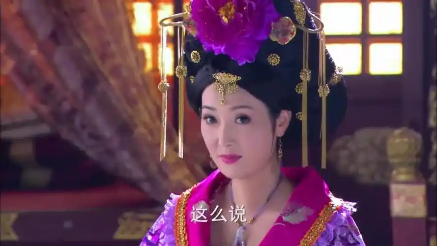 隋唐英雄3欧阳飞燕向皇后敬酒举手投足间十分豪放