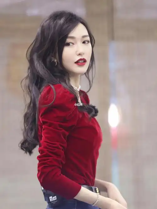 95港风唐嫣丨丝绒与珍珠的完美邂逅