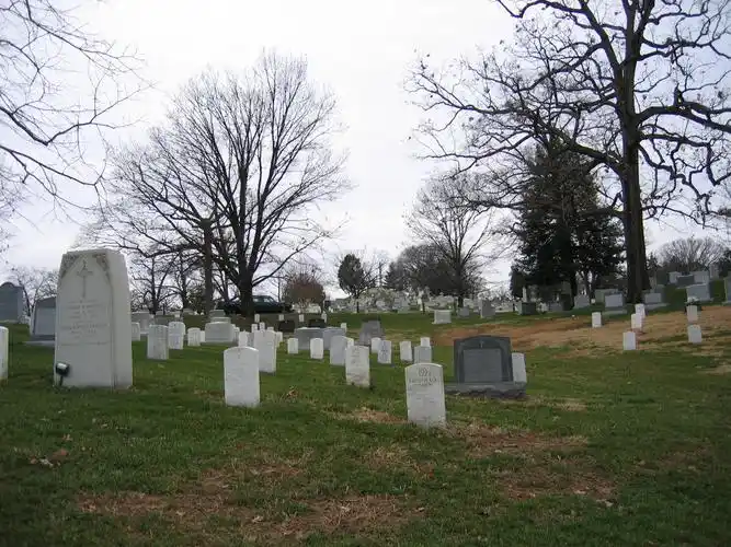 阿灵顿国家公墓